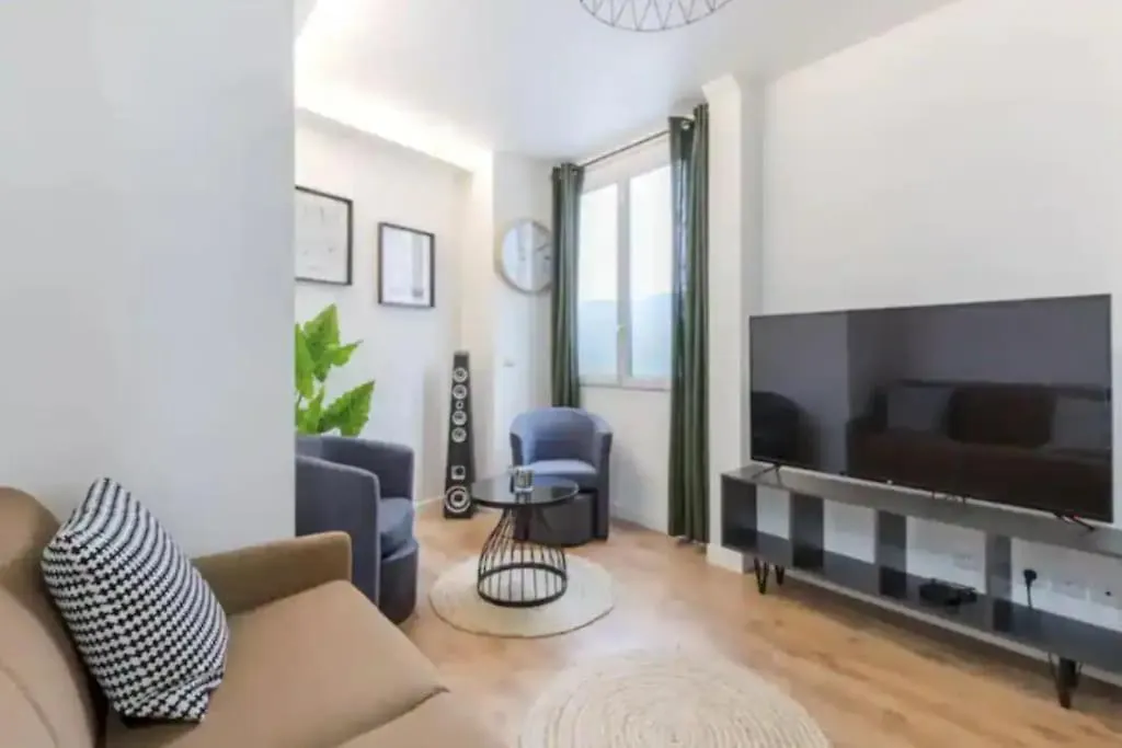 アパート Roses Appartement Proche Sacree-Coeur/Montmarte パリ フランス